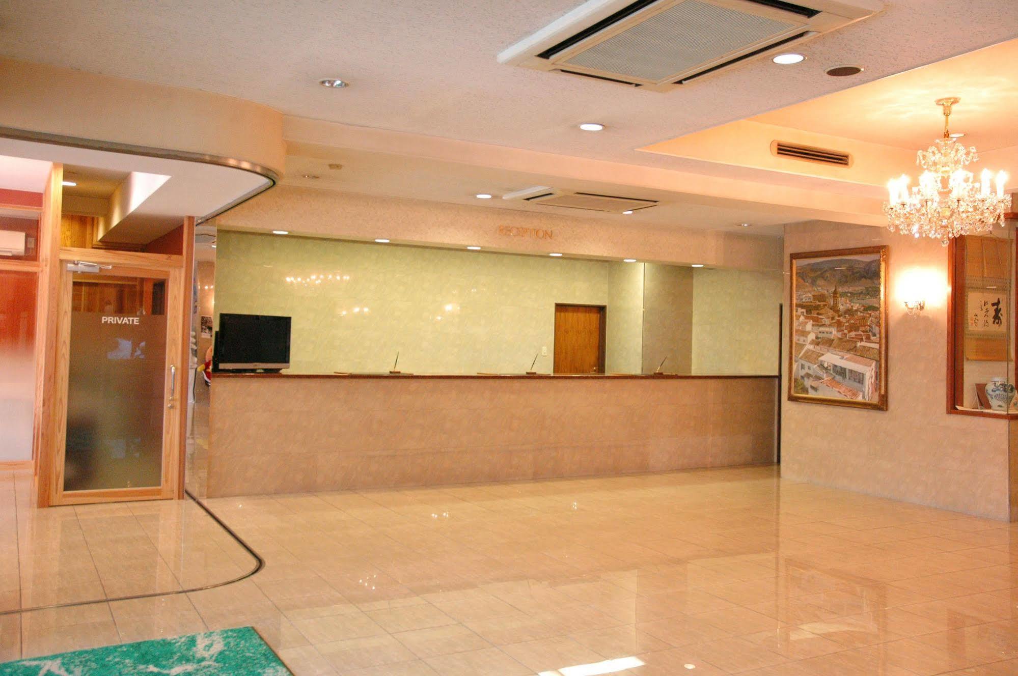Kochi Palace Hotel Bagian luar foto